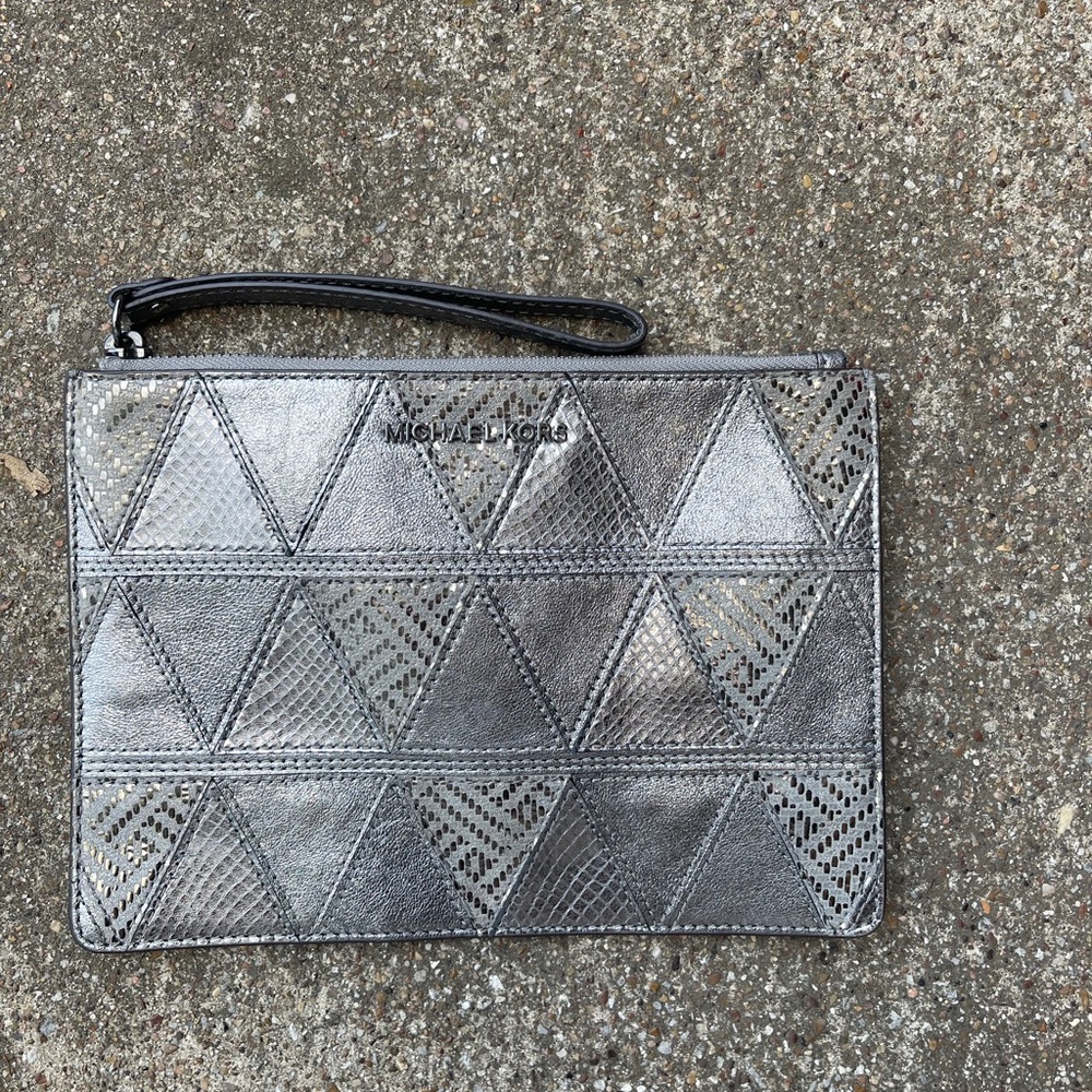Michael kors wristlet